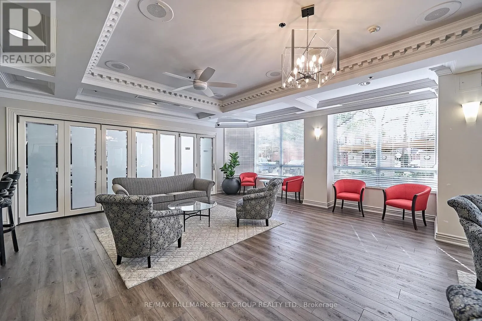 1716 - 1000 THE ESPLANADE ROAD N