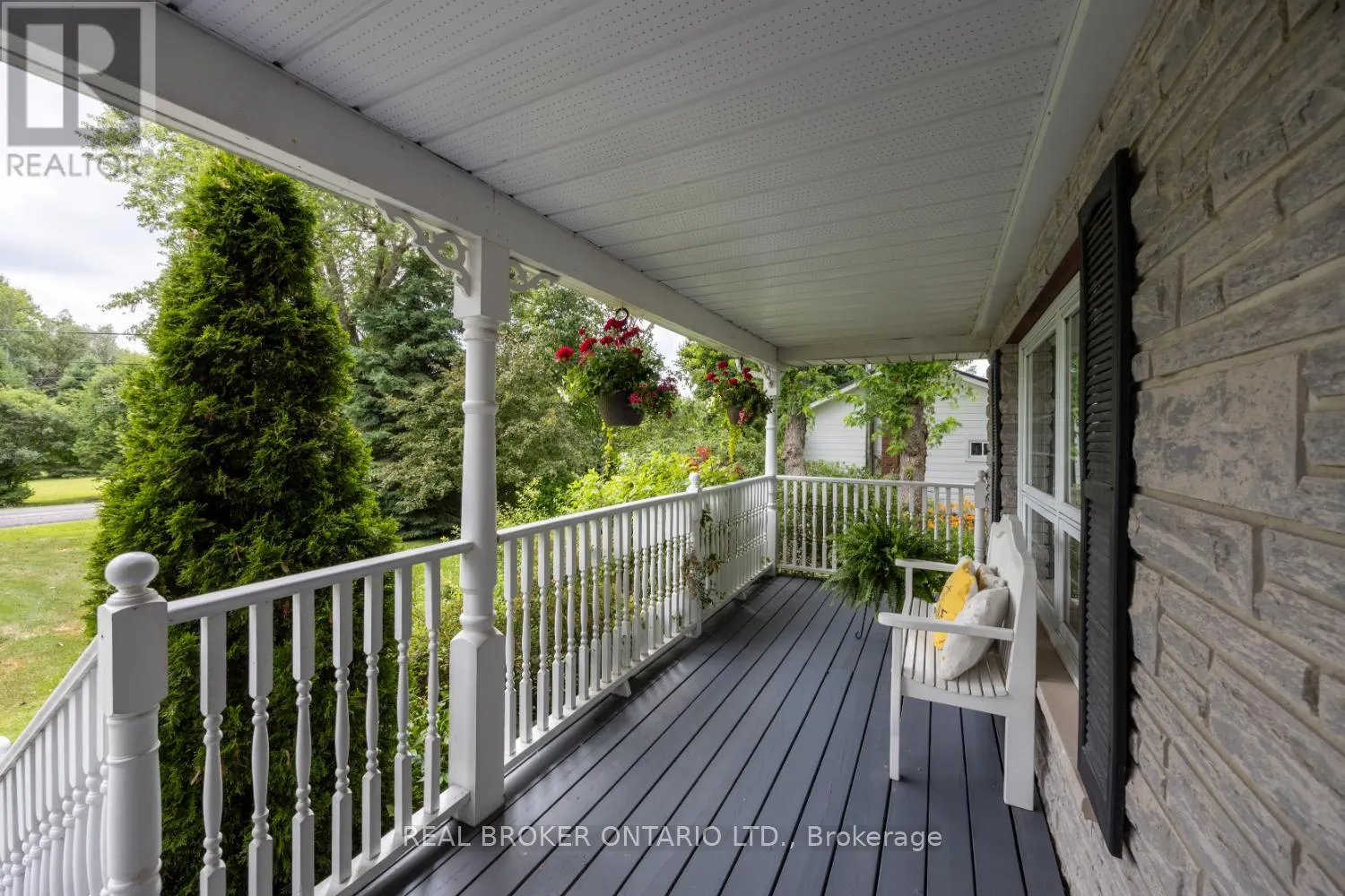 10 BROWNSVILLE COURT