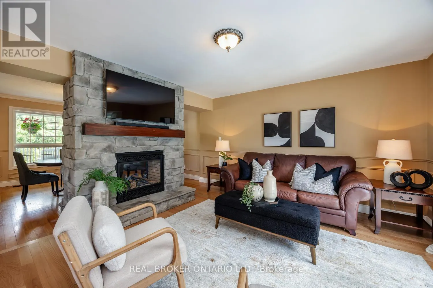 10 BROWNSVILLE COURT