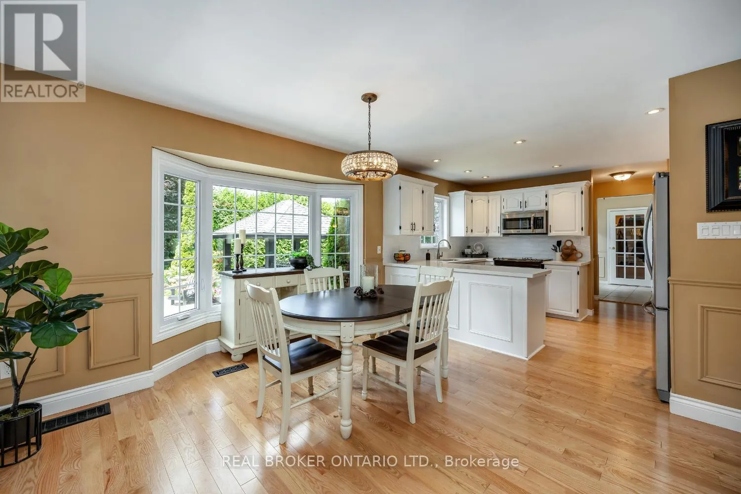 10 BROWNSVILLE COURT