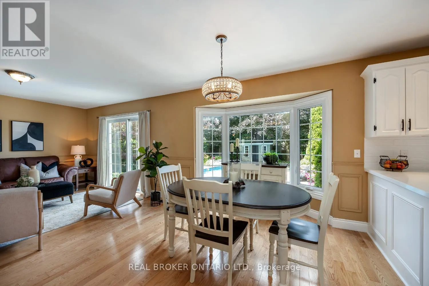 10 BROWNSVILLE COURT