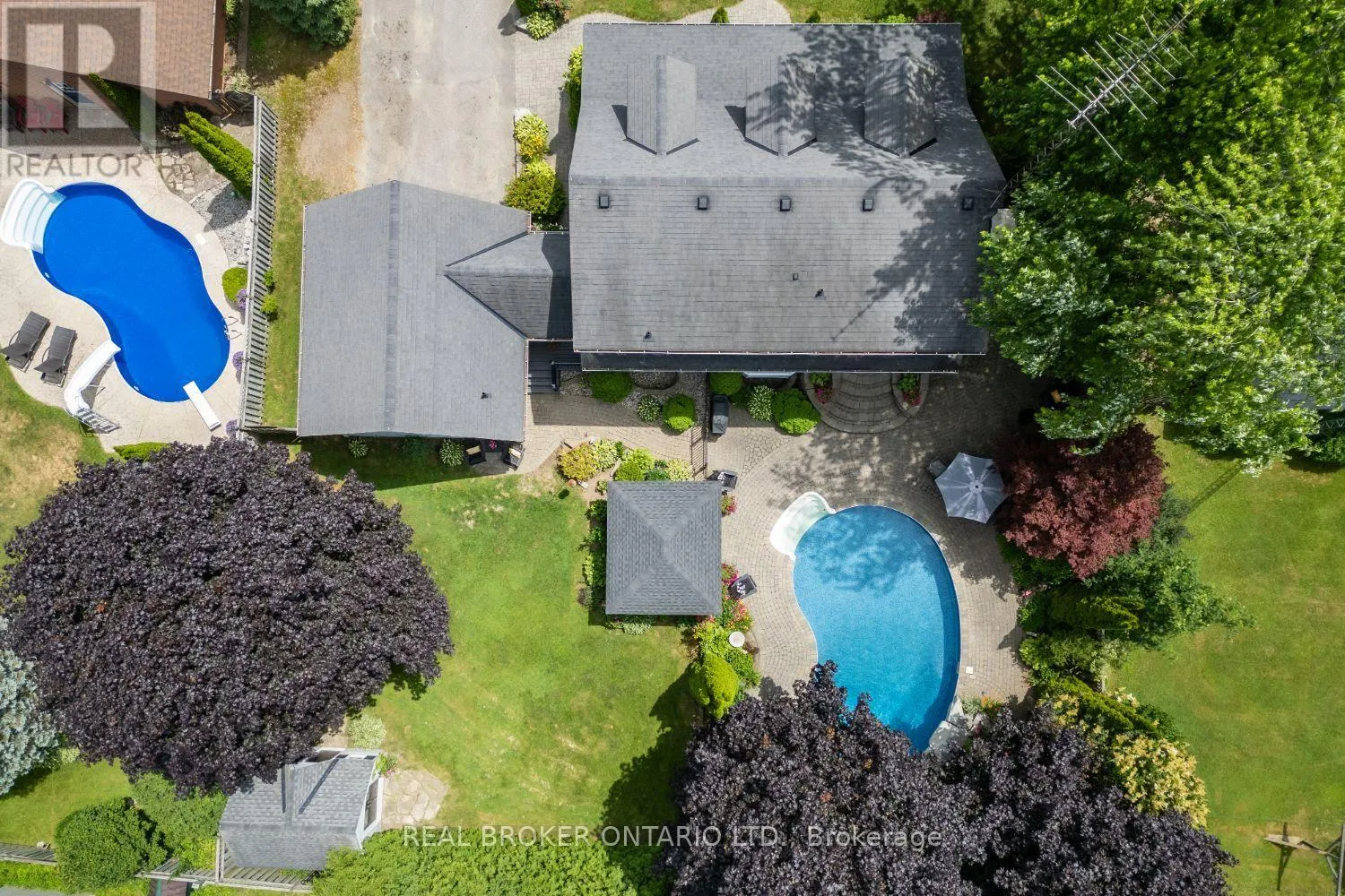 10 BROWNSVILLE COURT