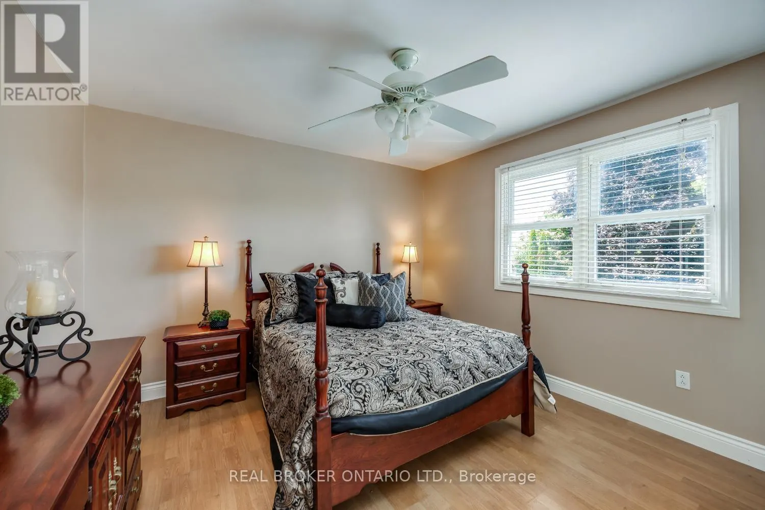 10 BROWNSVILLE COURT