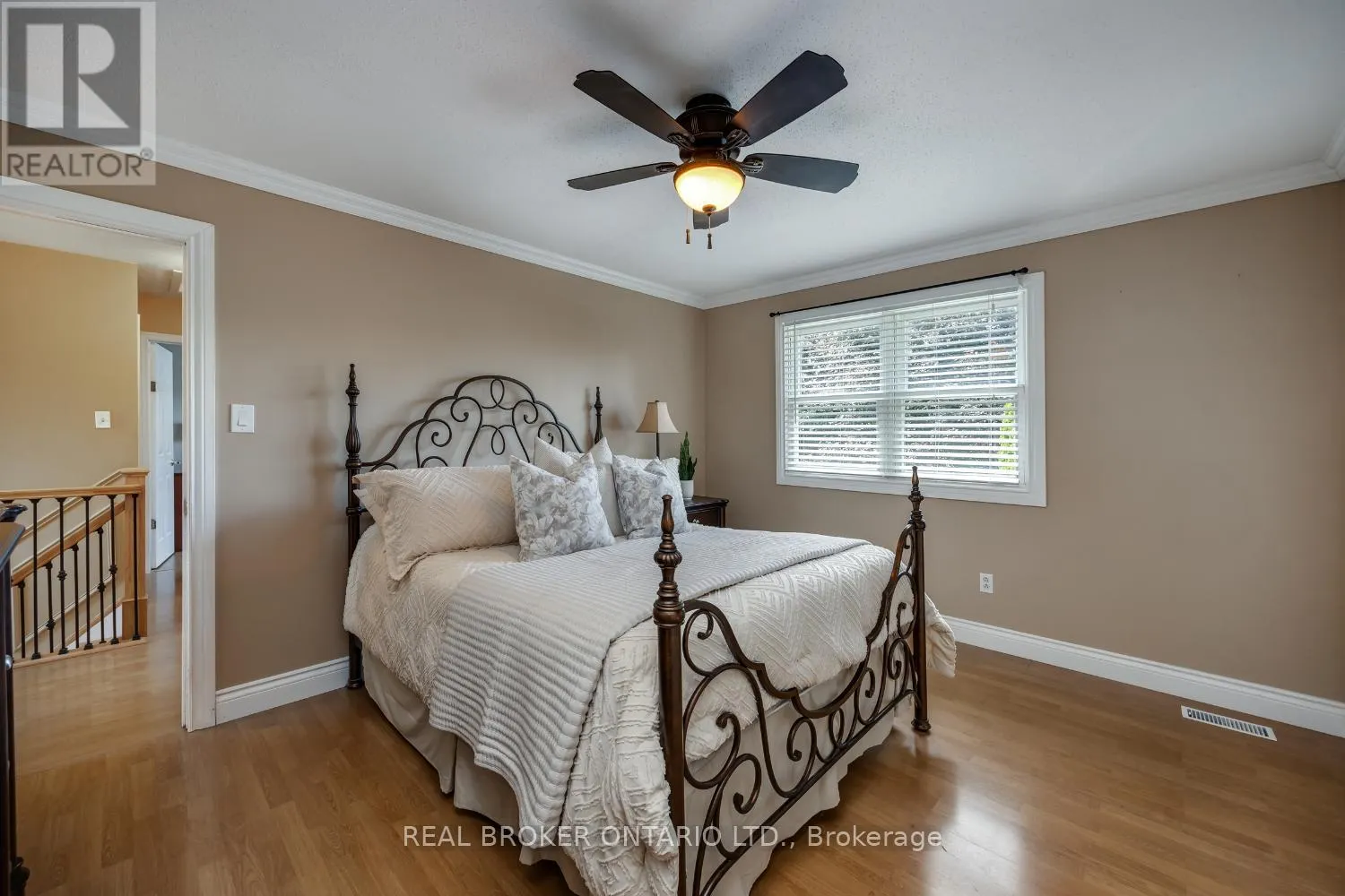 10 BROWNSVILLE COURT