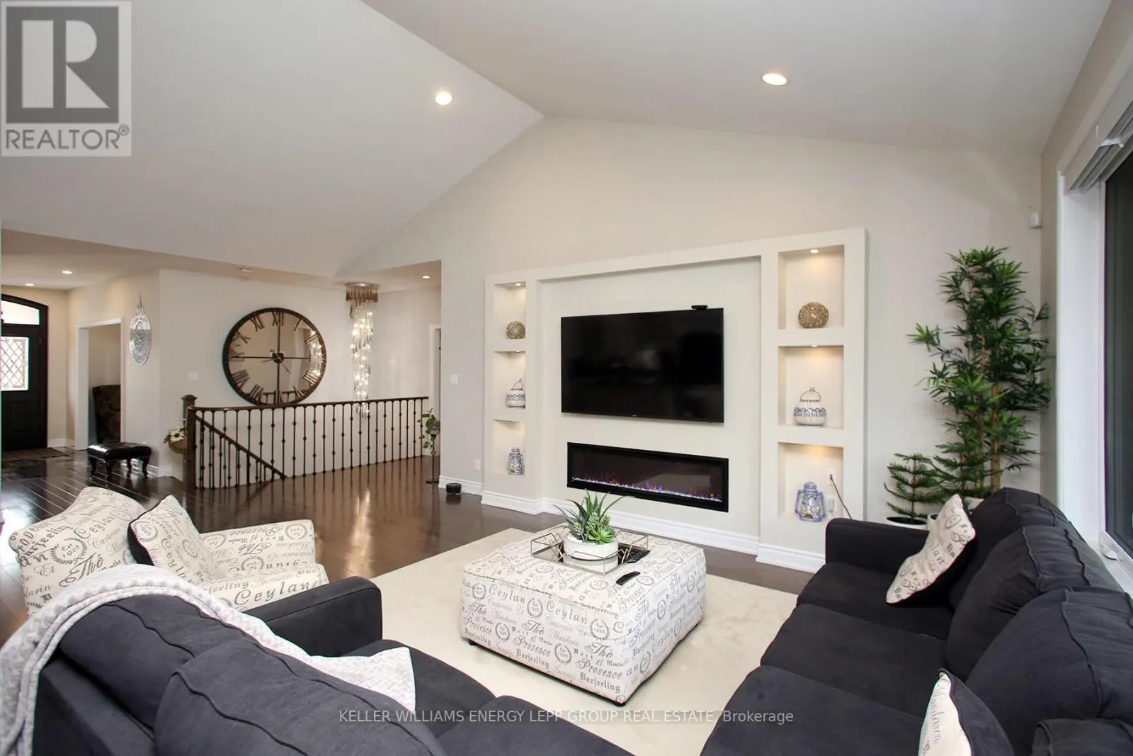 3693 COCHRANE STREET