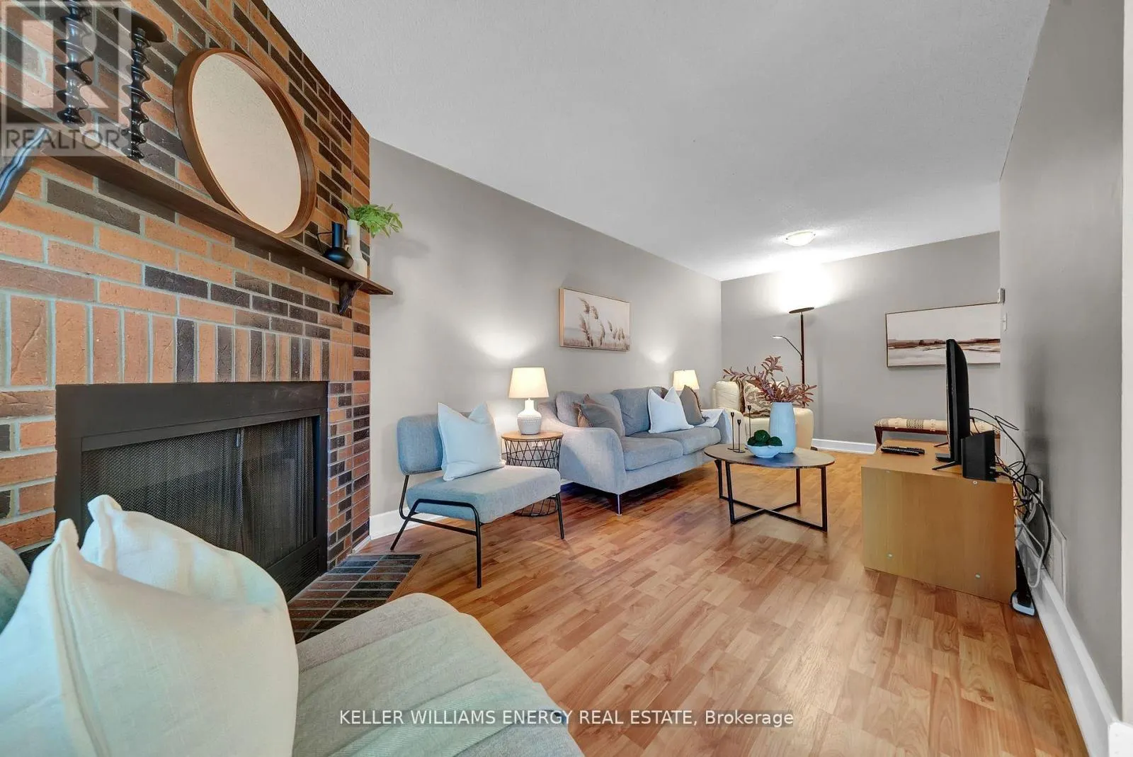37 POOLTON CRESCENT