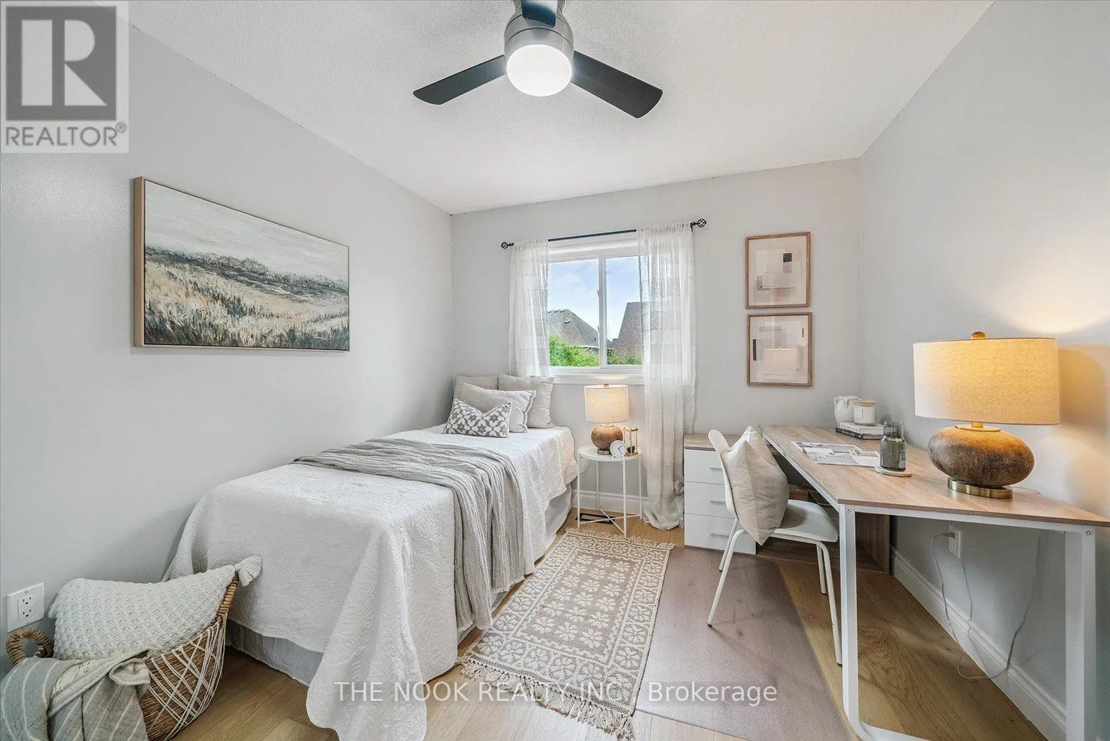 31 QUEENSPLATE DRIVE