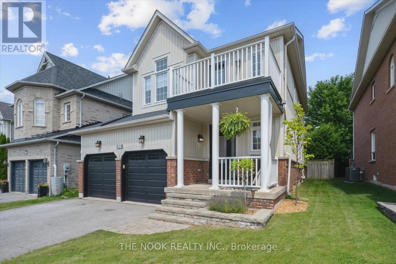 31 QUEENSPLATE DRIVE