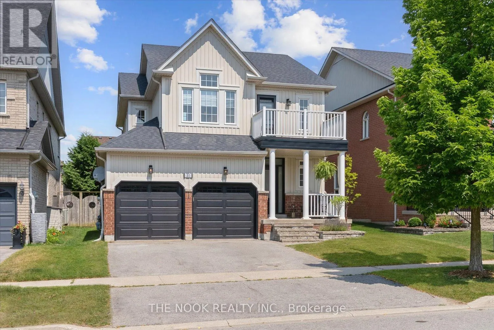 31 QUEENSPLATE DRIVE