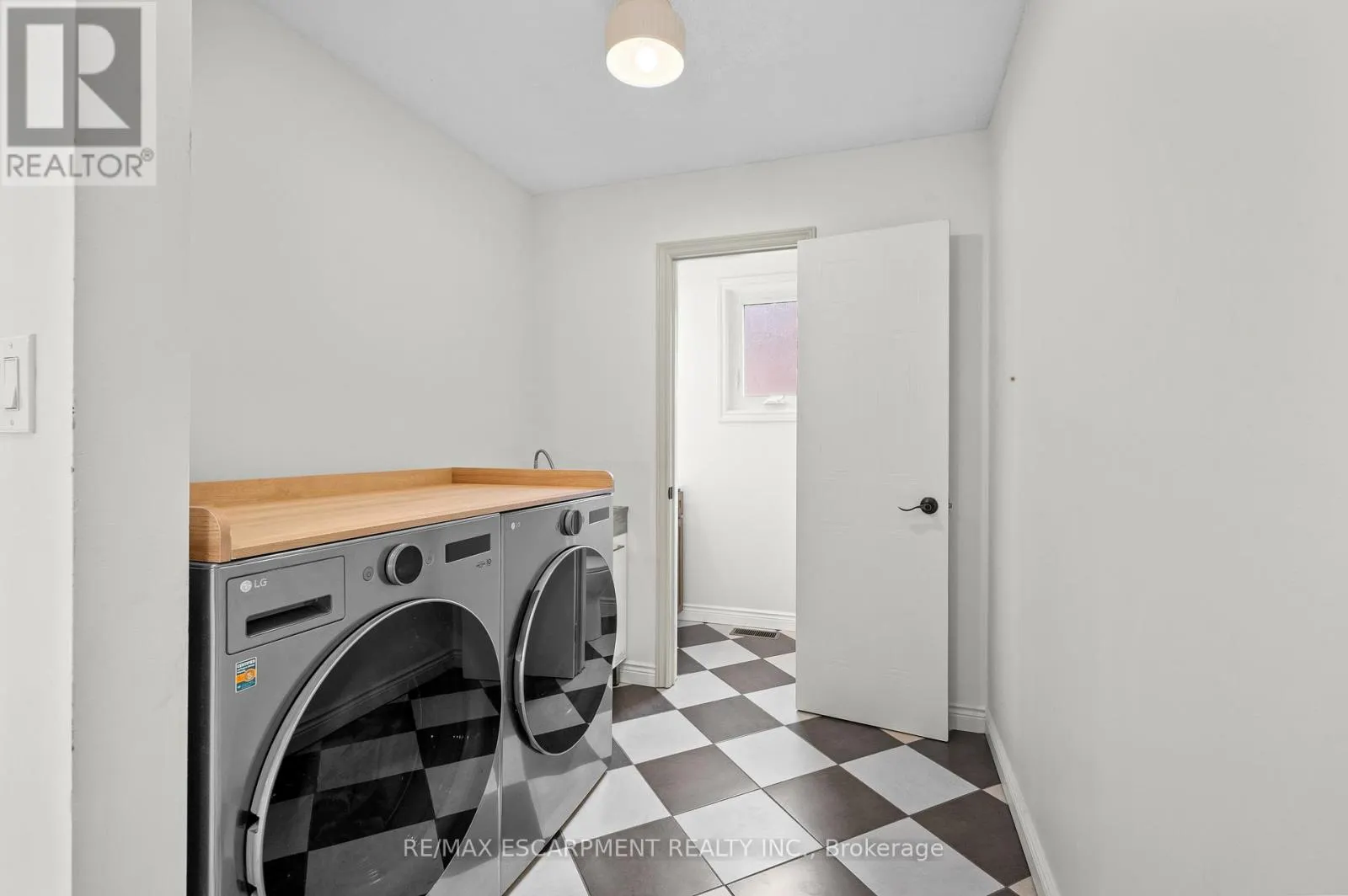 31 INGLEWOOD PLACE