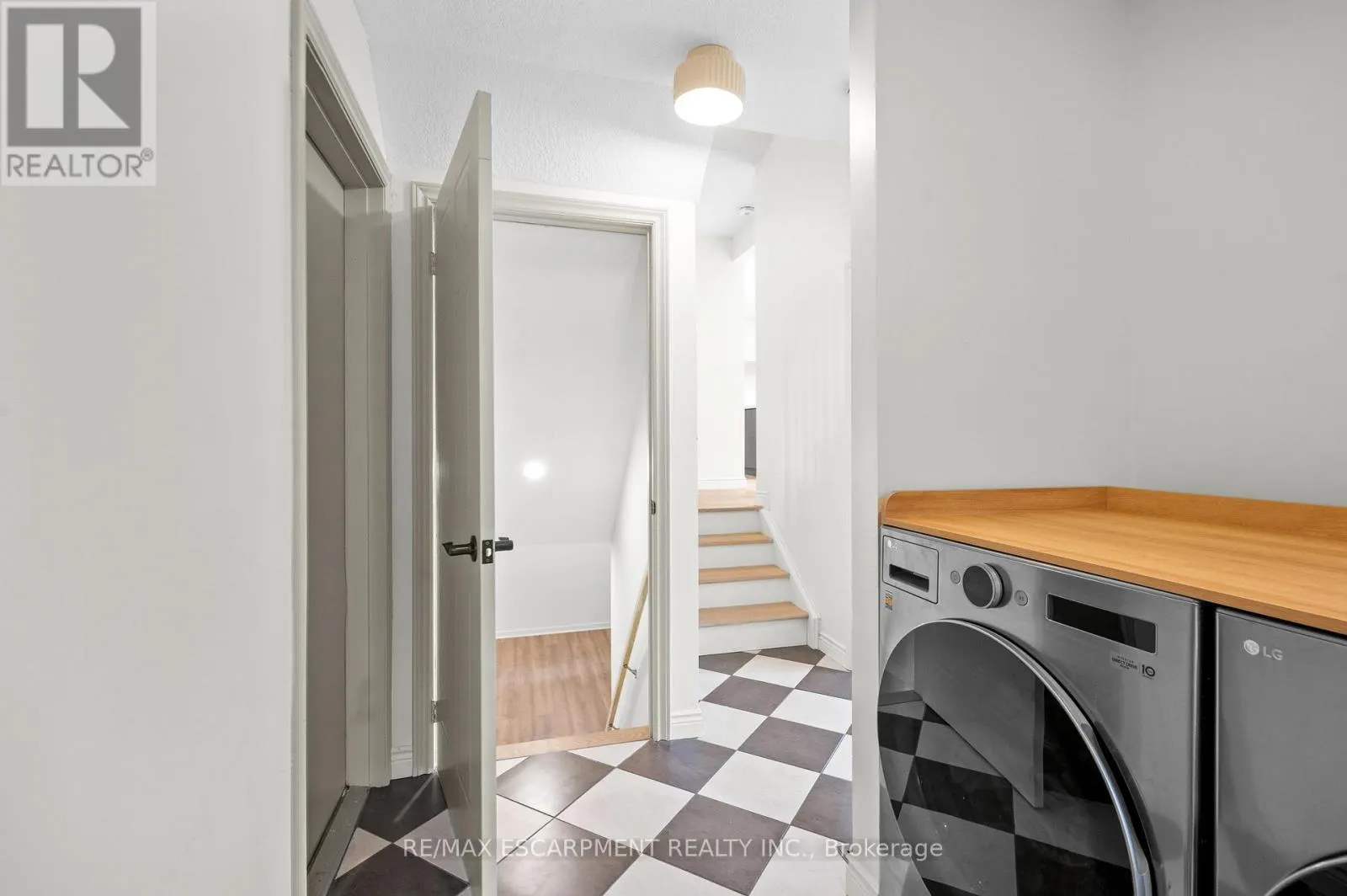 31 INGLEWOOD PLACE