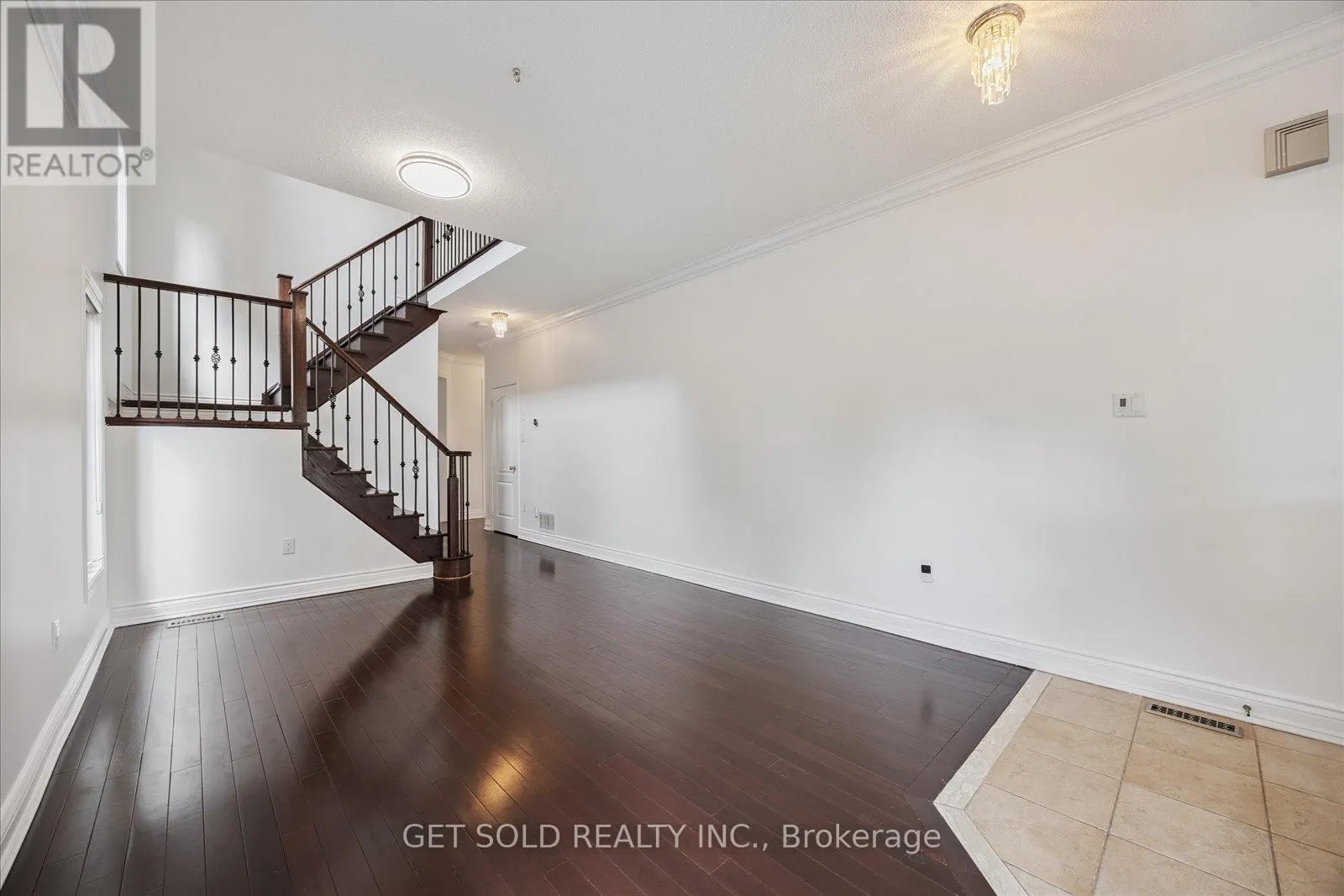 28 BARDEN CRESCENT