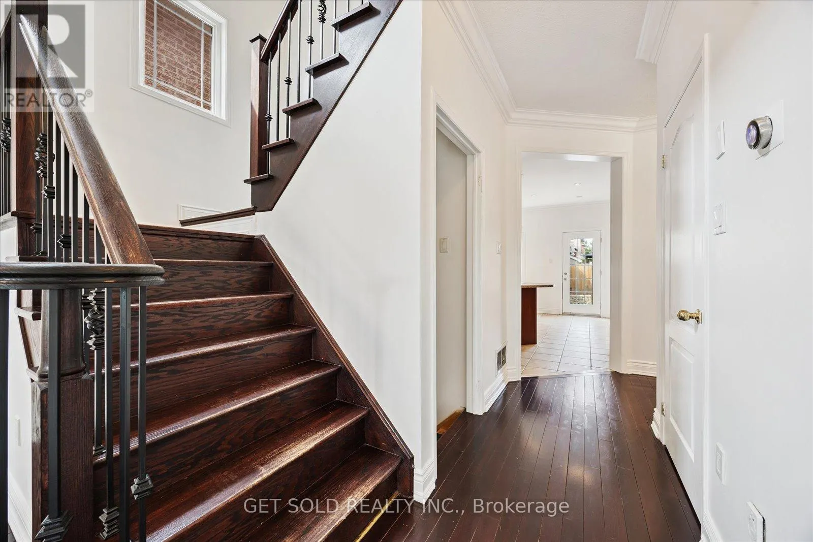 28 BARDEN CRESCENT
