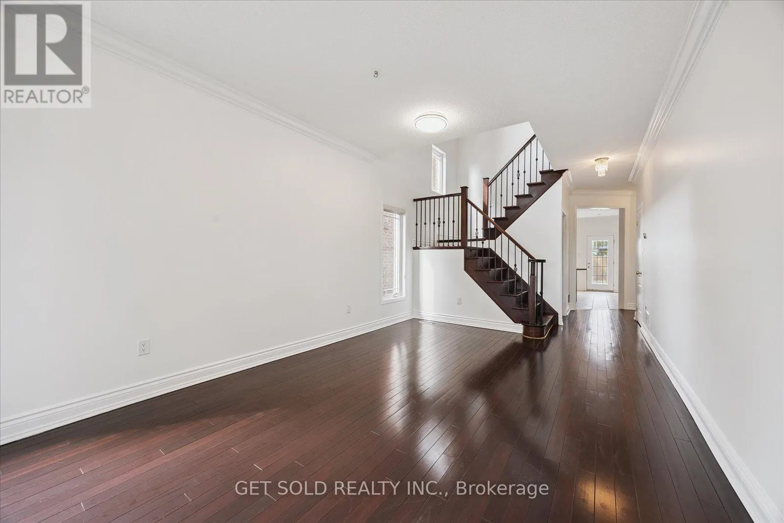 28 BARDEN CRESCENT