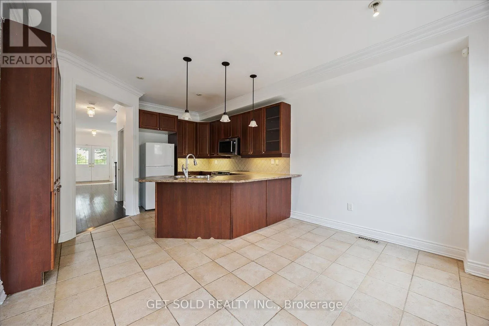 28 BARDEN CRESCENT