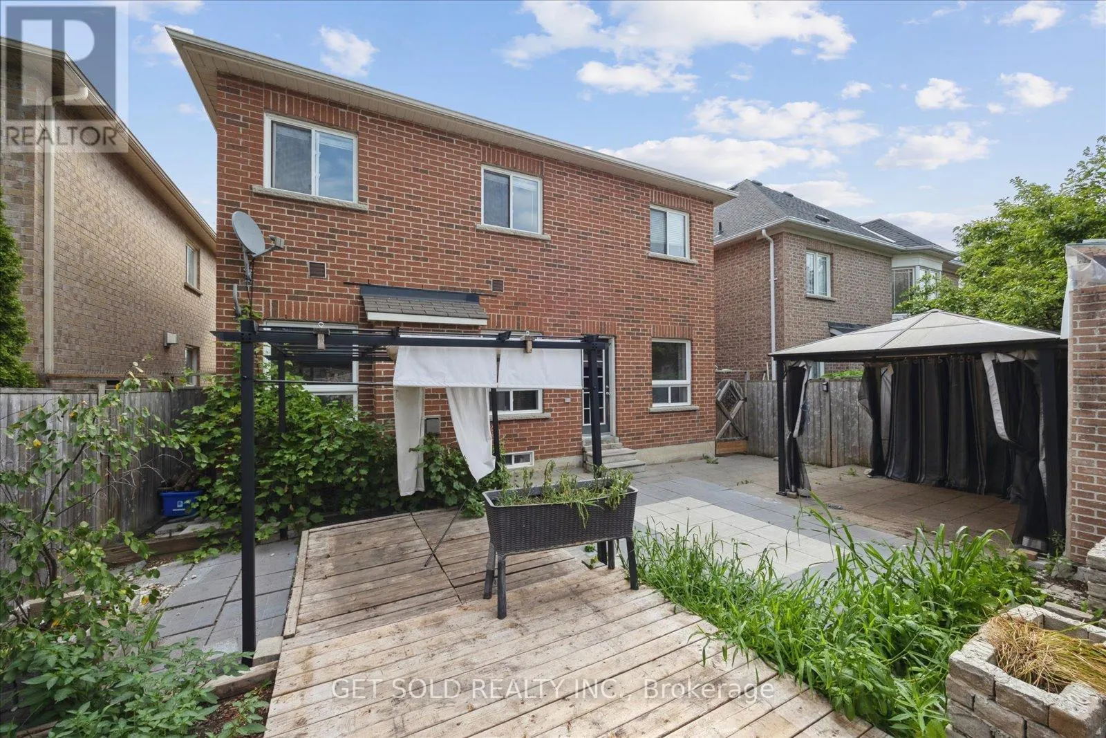 28 BARDEN CRESCENT