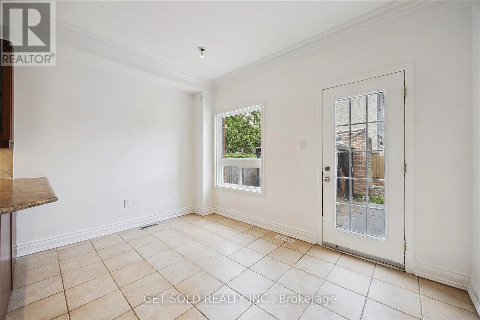 28 BARDEN CRESCENT