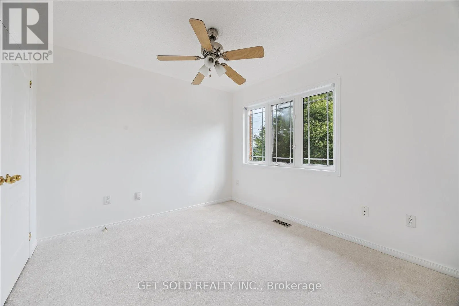 28 BARDEN CRESCENT