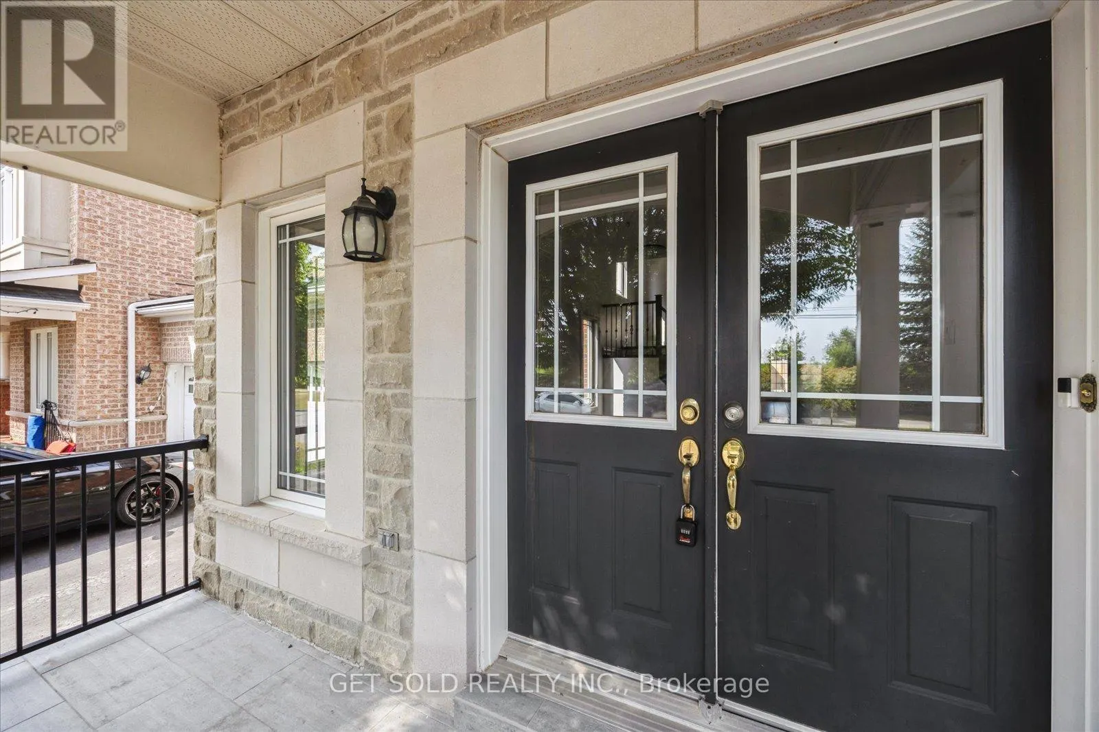 28 BARDEN CRESCENT