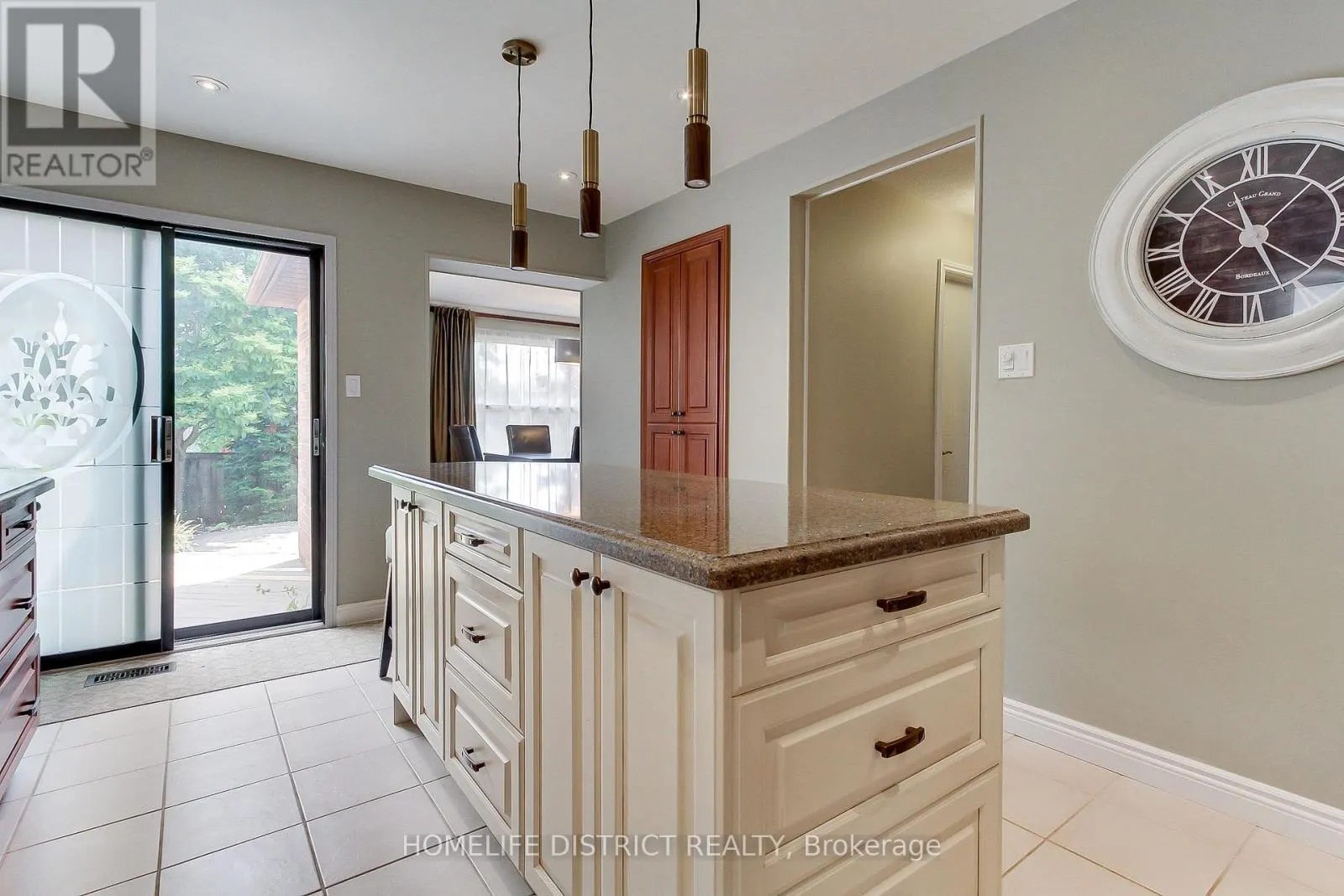 43 DANIELS CRESCENT