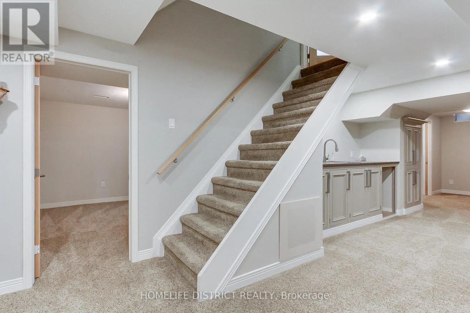 43 DANIELS CRESCENT