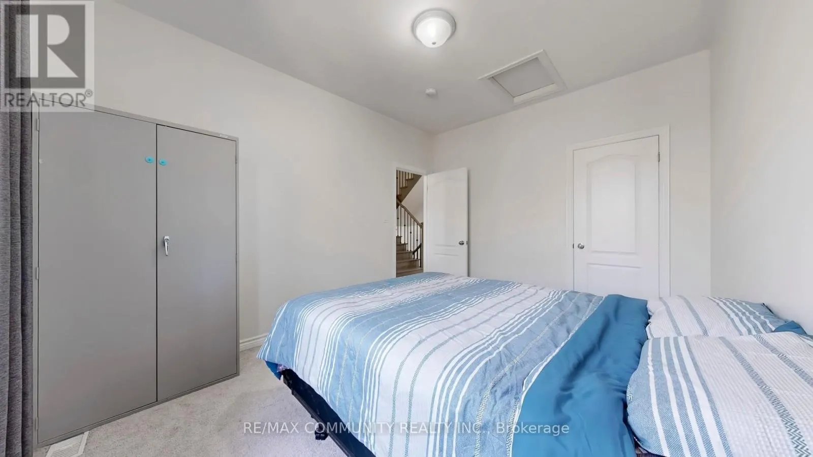 11 CLUTTERBUCK LANE NE