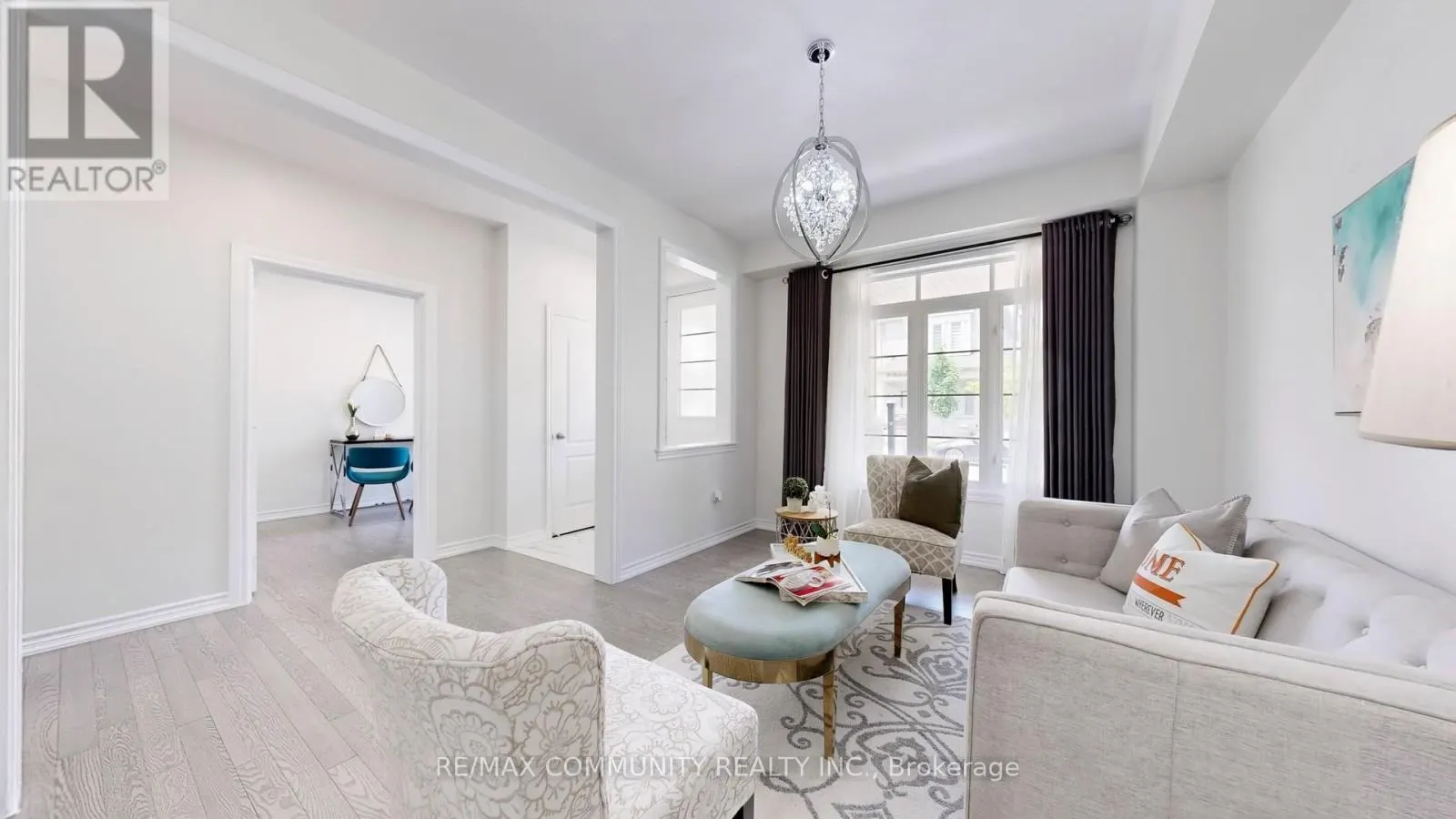 11 CLUTTERBUCK LANE NE