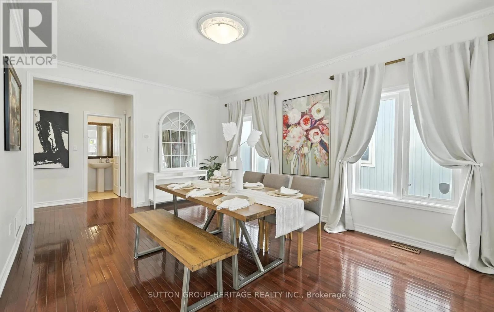 4 BARCHESTER CRESCENT