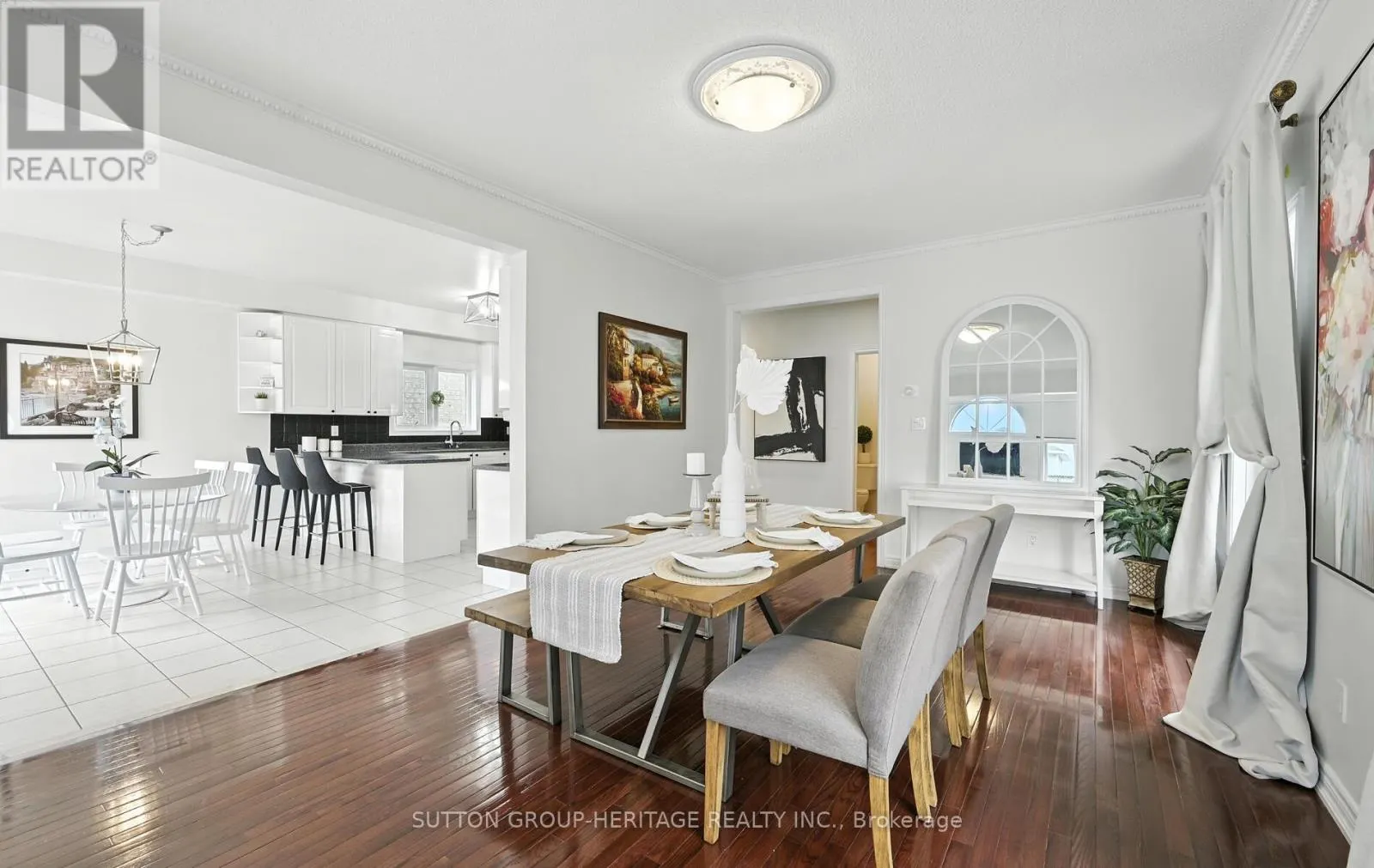 4 BARCHESTER CRESCENT