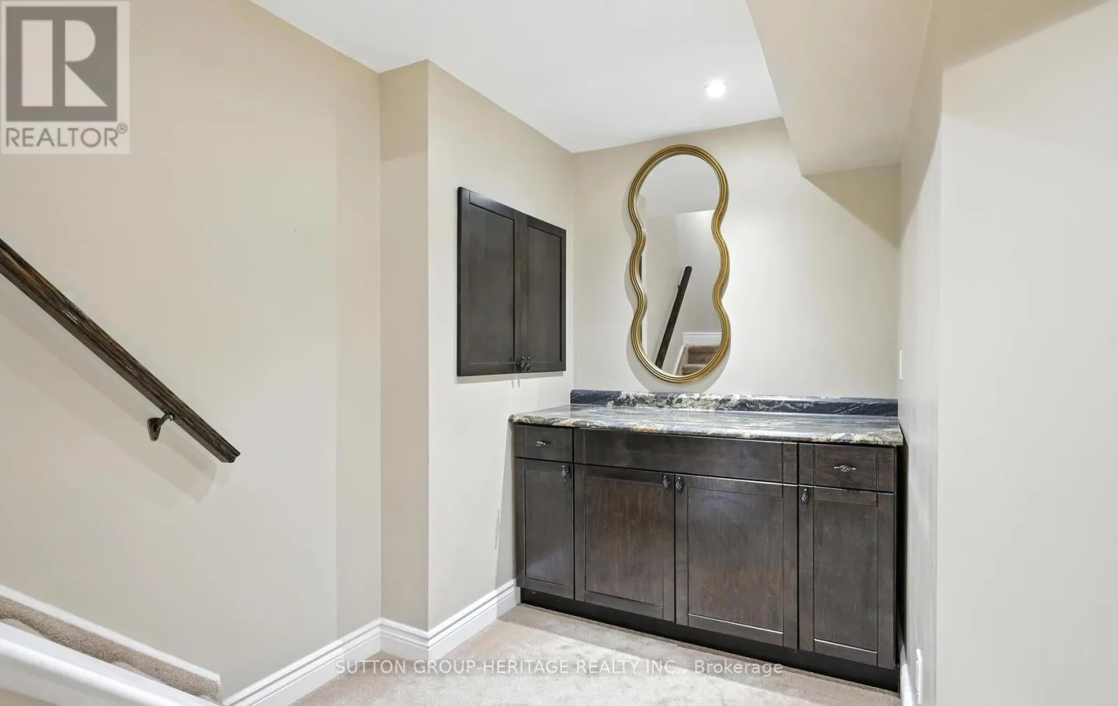 4 BARCHESTER CRESCENT