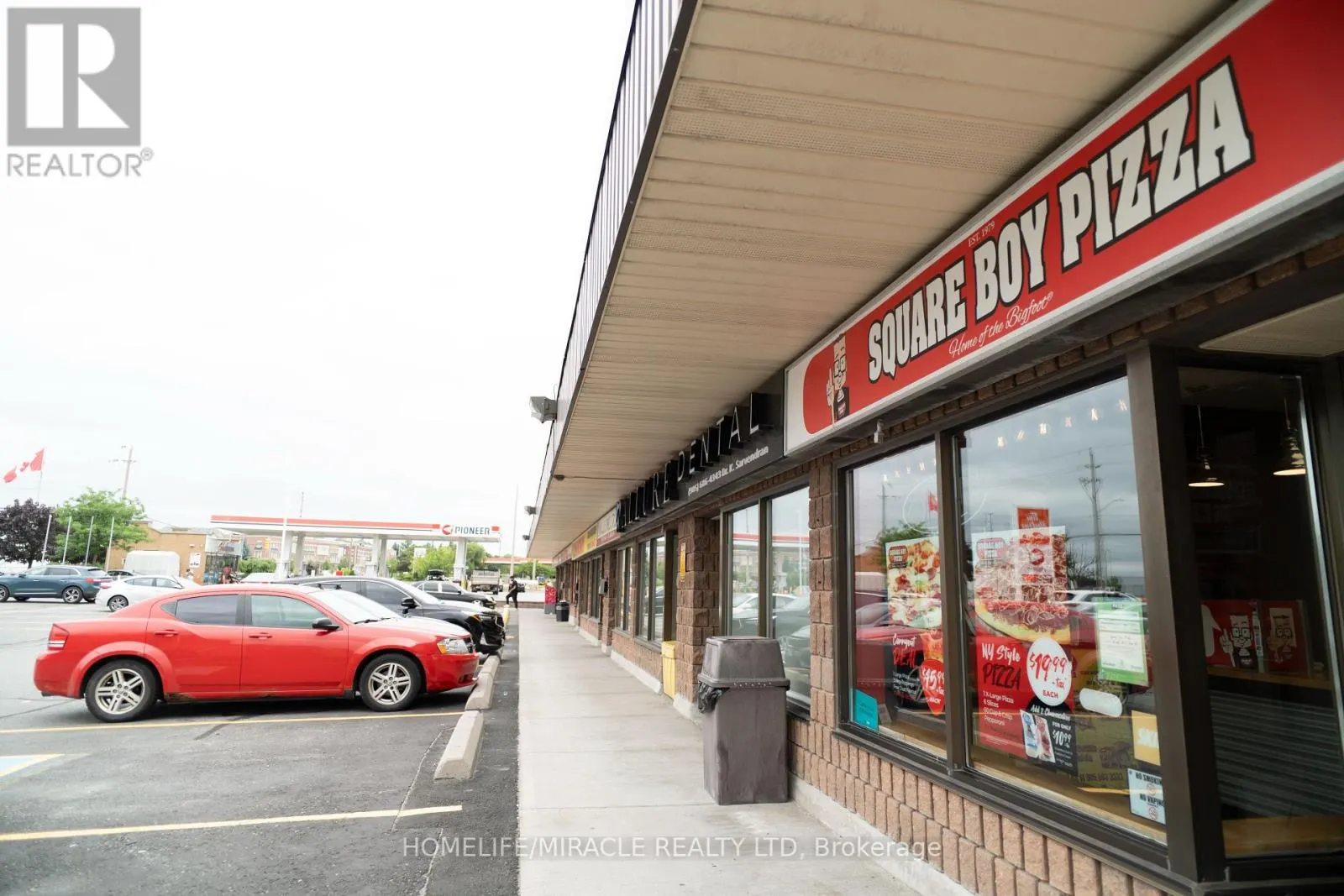3 HARWOOD AVENUE S