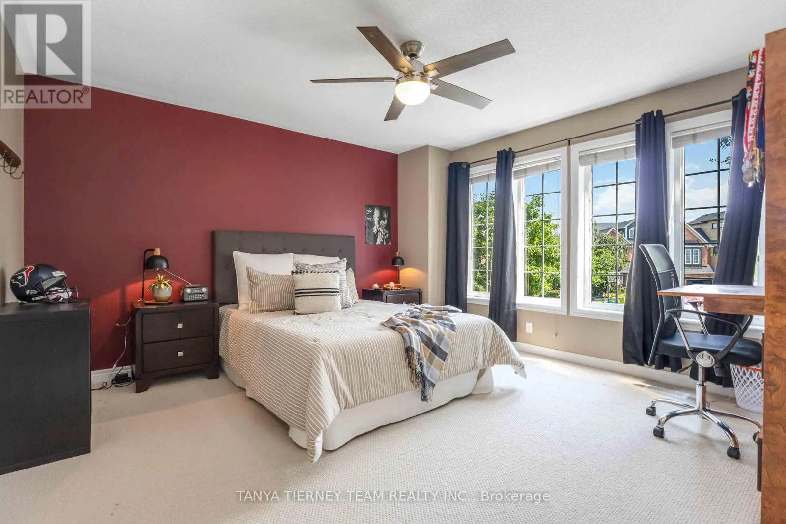 6 BRADDOCK COURT
