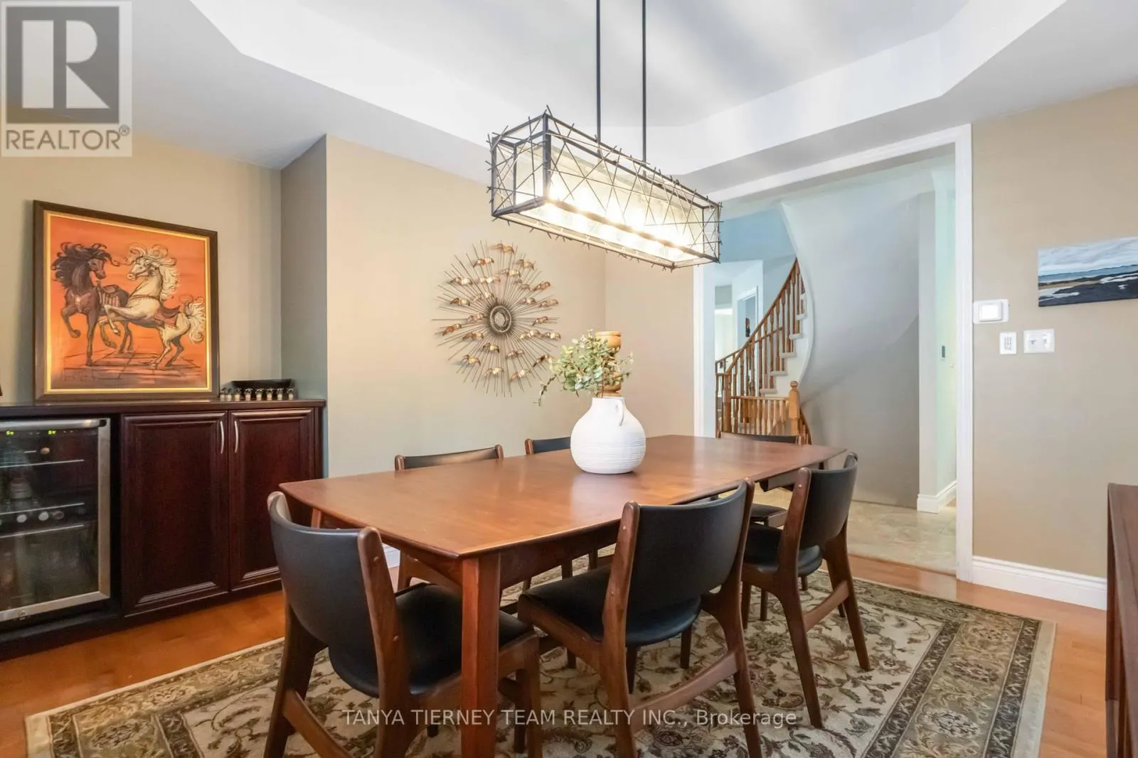 6 BRADDOCK COURT