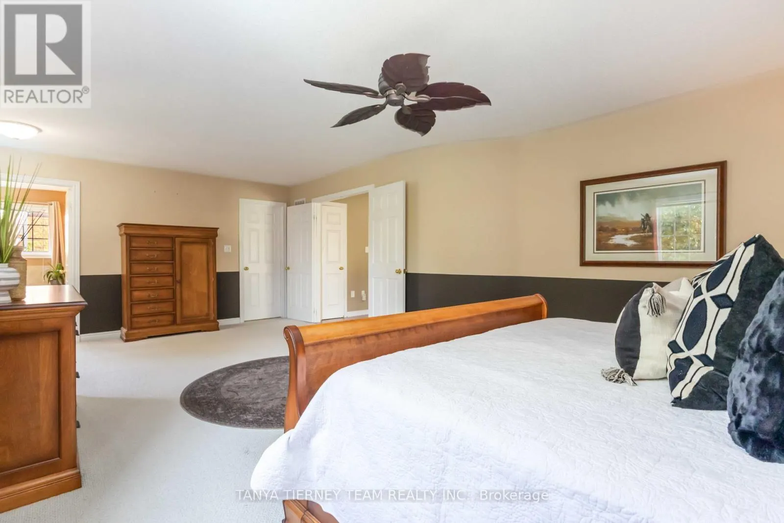 6 BRADDOCK COURT
