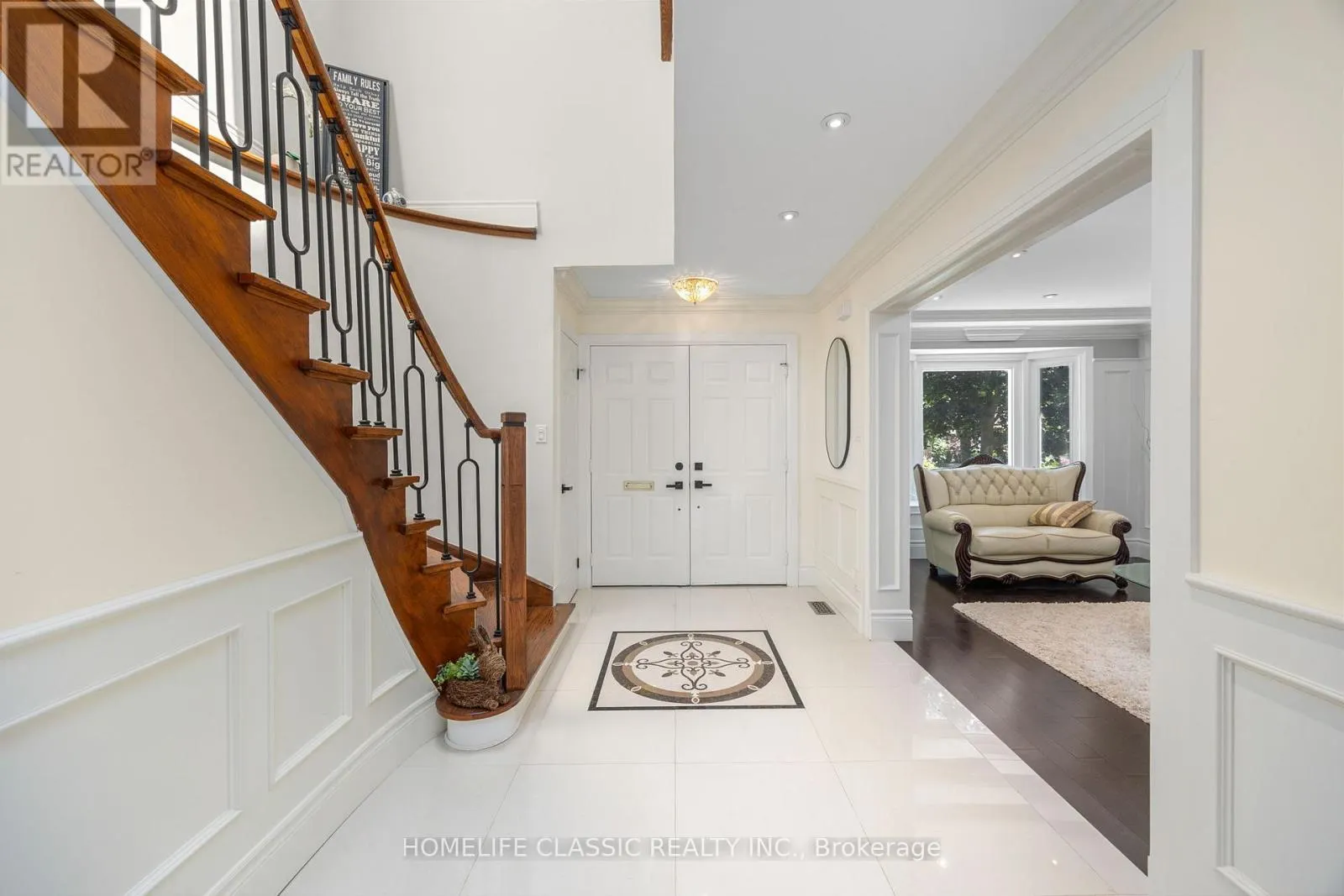 550 DAHLIA CRESCENT
