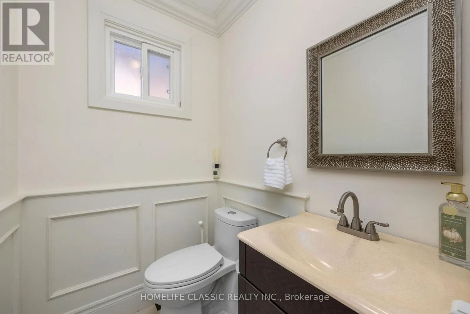 550 DAHLIA CRESCENT
