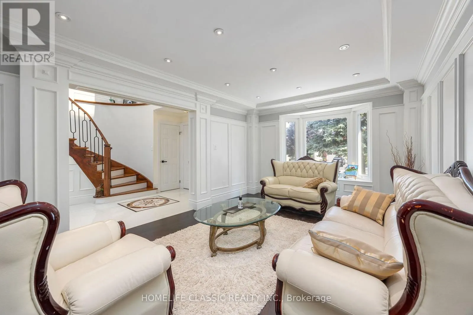 550 DAHLIA CRESCENT