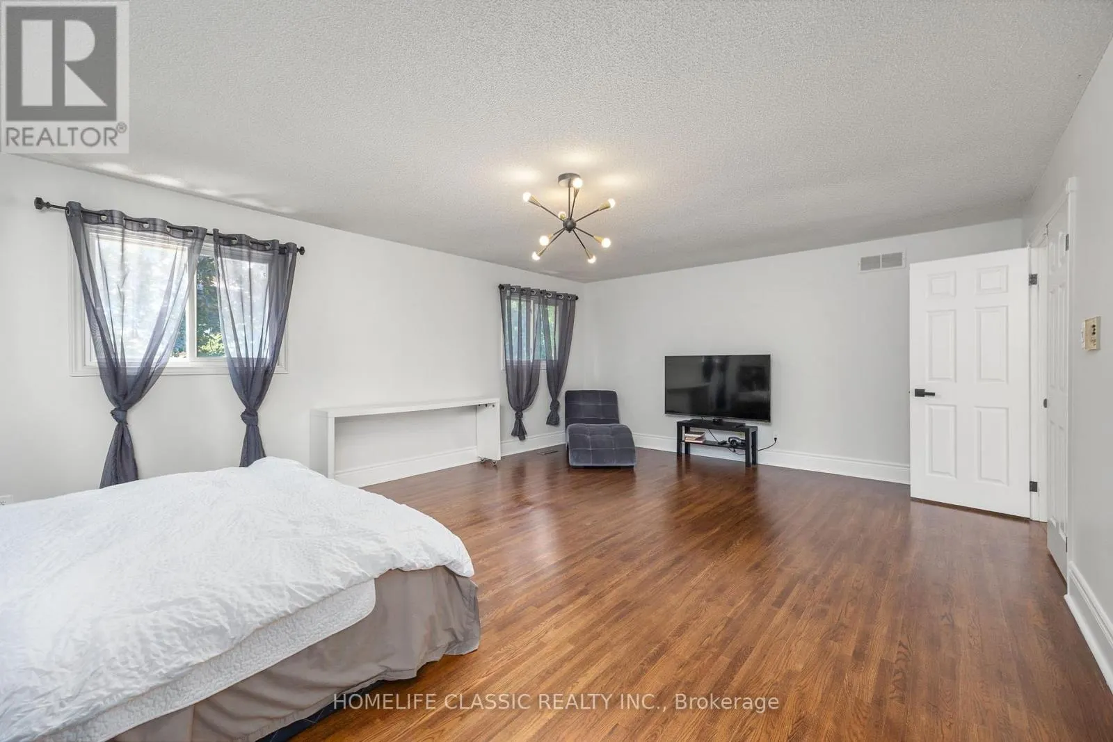 550 DAHLIA CRESCENT