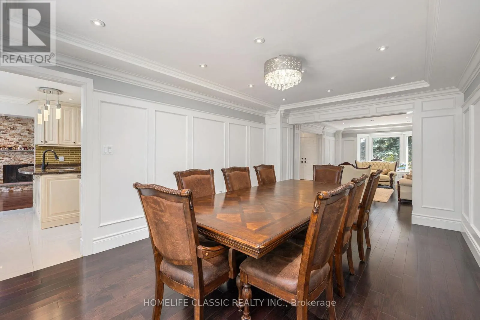 550 DAHLIA CRESCENT