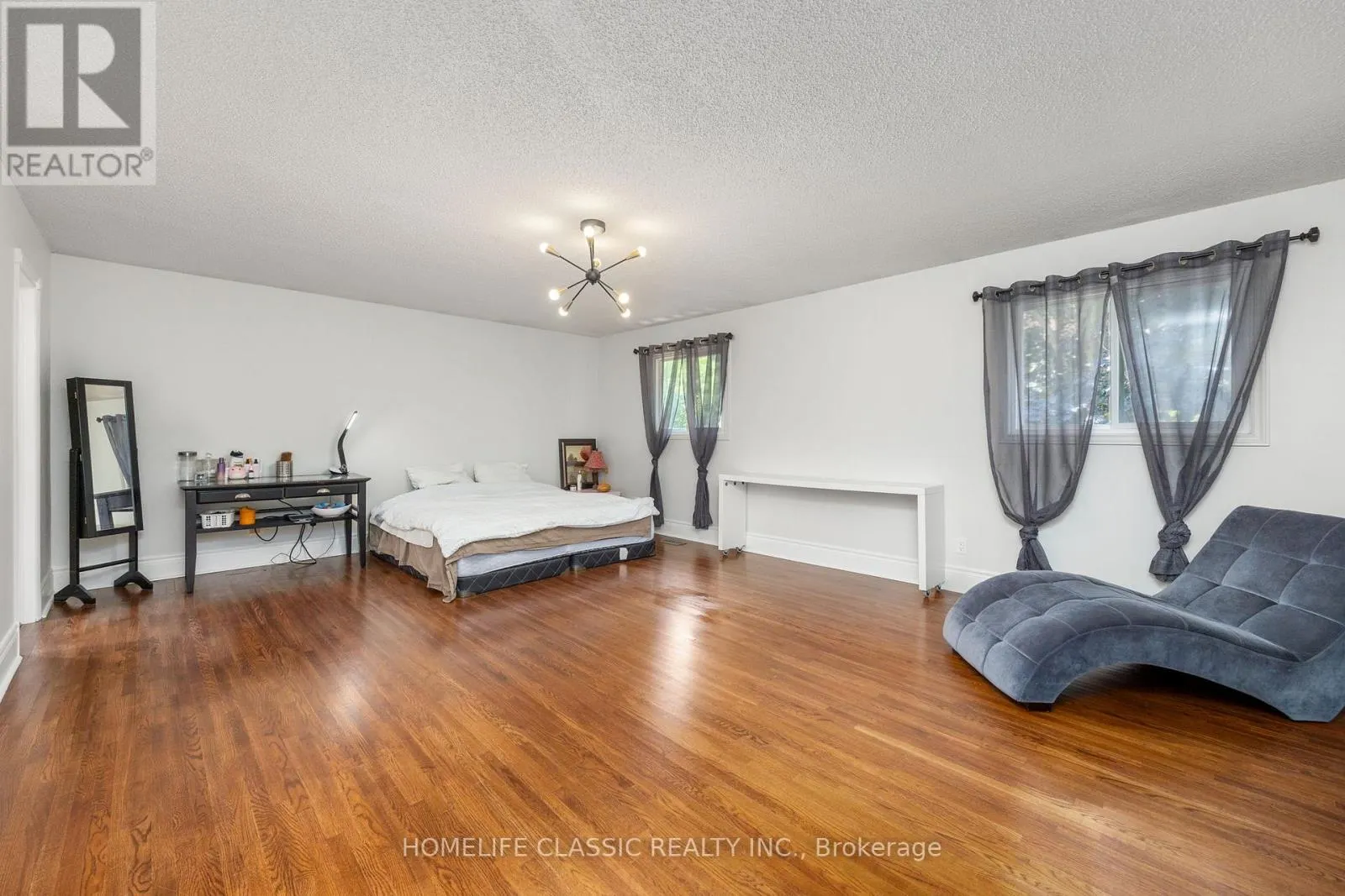 550 DAHLIA CRESCENT