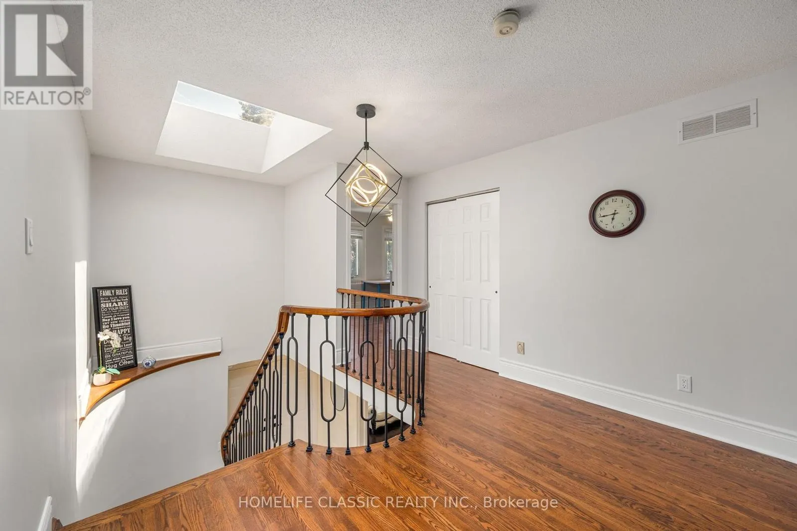 550 DAHLIA CRESCENT