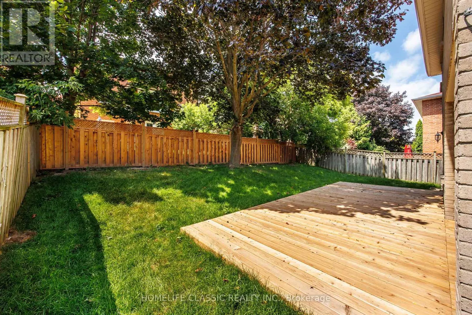 550 DAHLIA CRESCENT