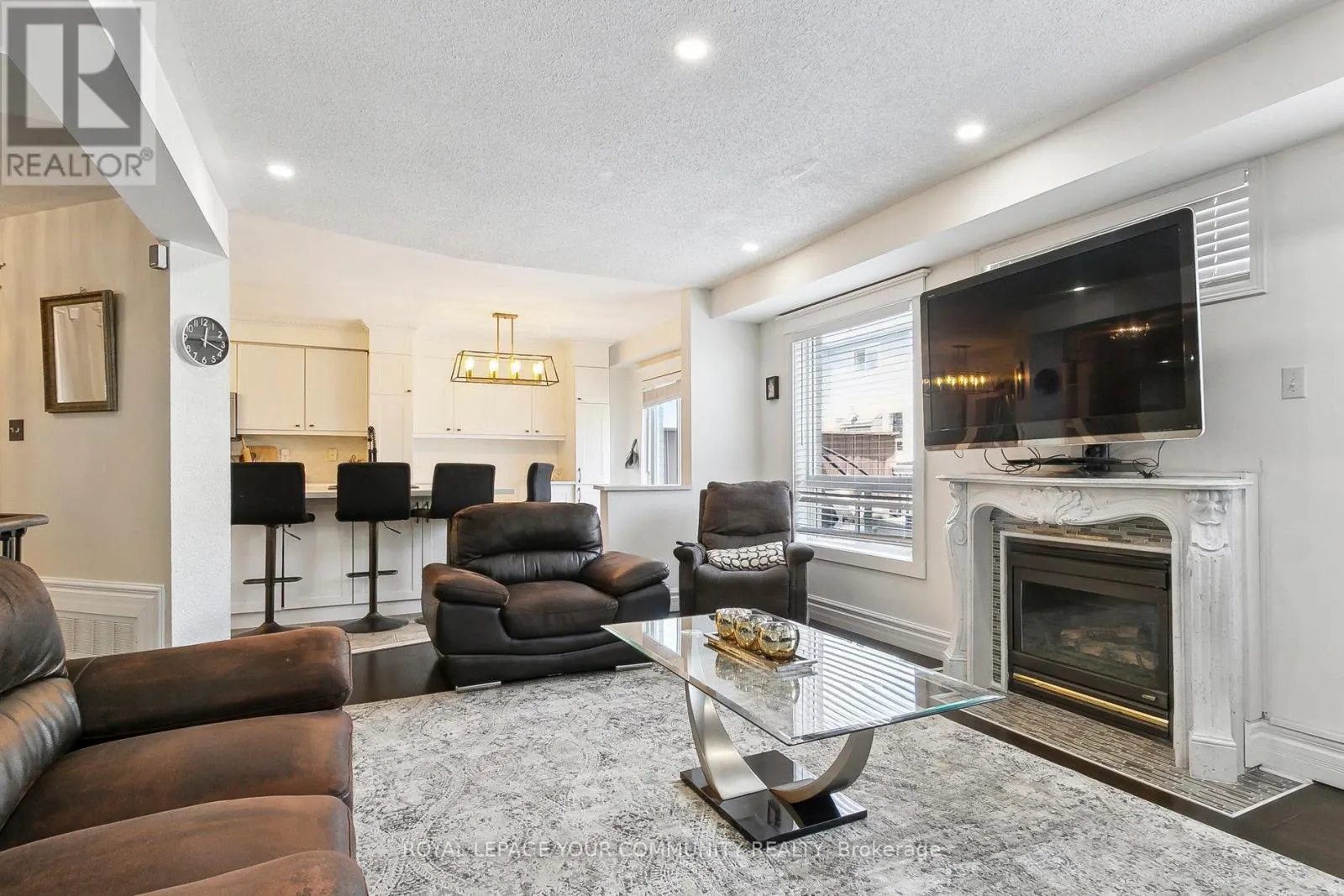 10 GREENHALF DRIVE