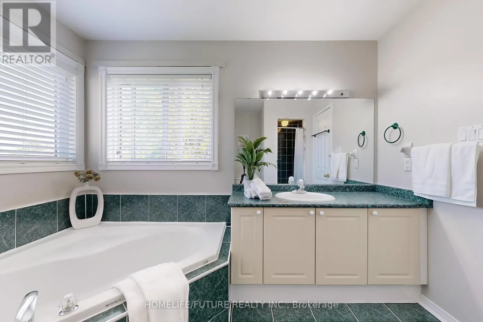 1595 DEERHURST COURT