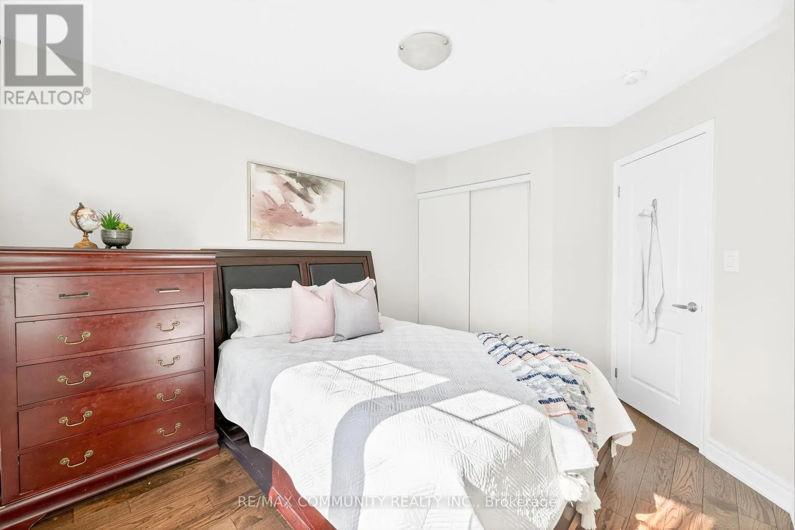 2434 MOONLIGHT CRESCENT