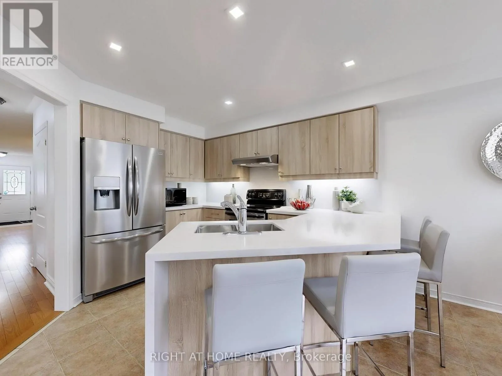 65 STYLES CRESCENT