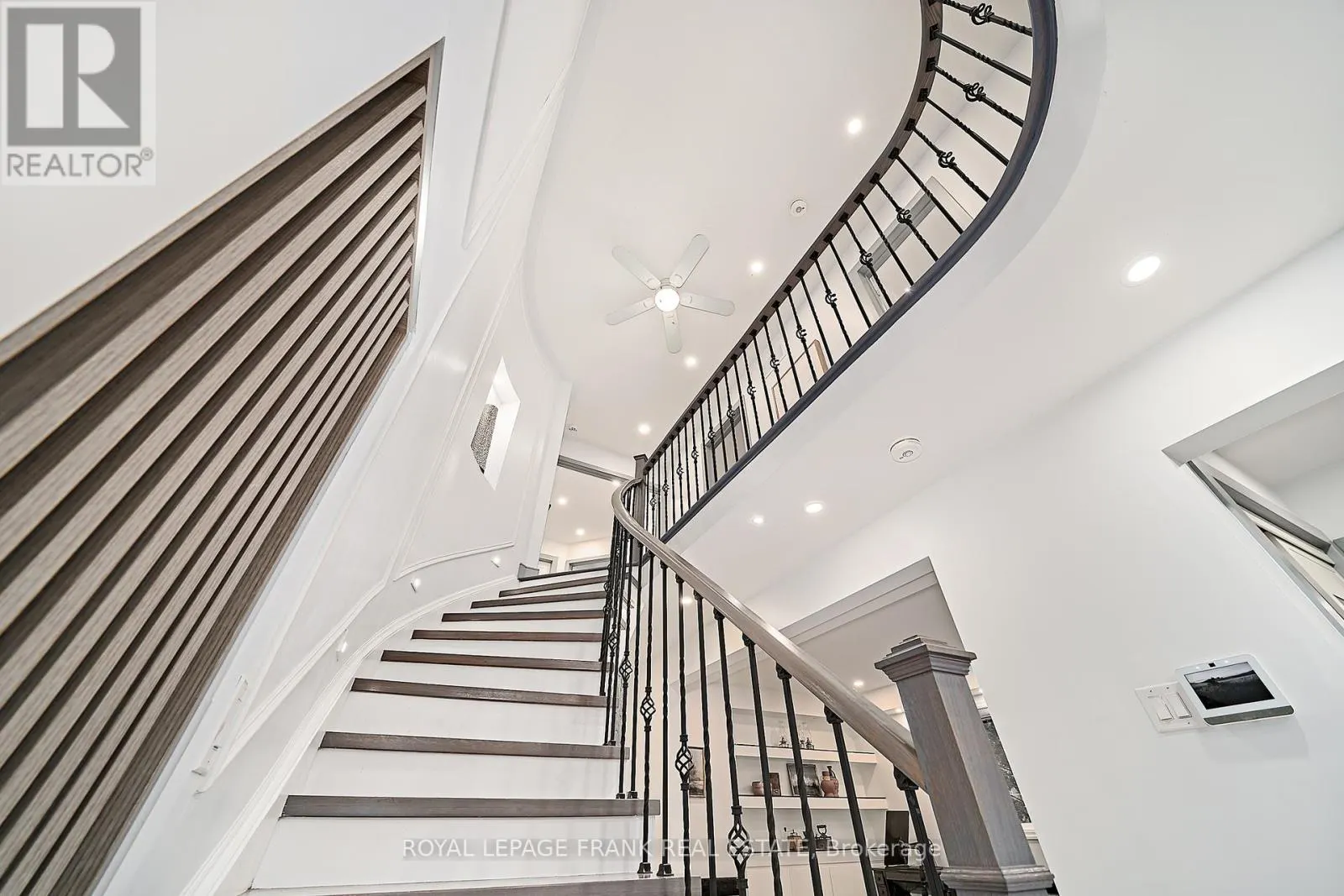 3082 COUNTRY LANE