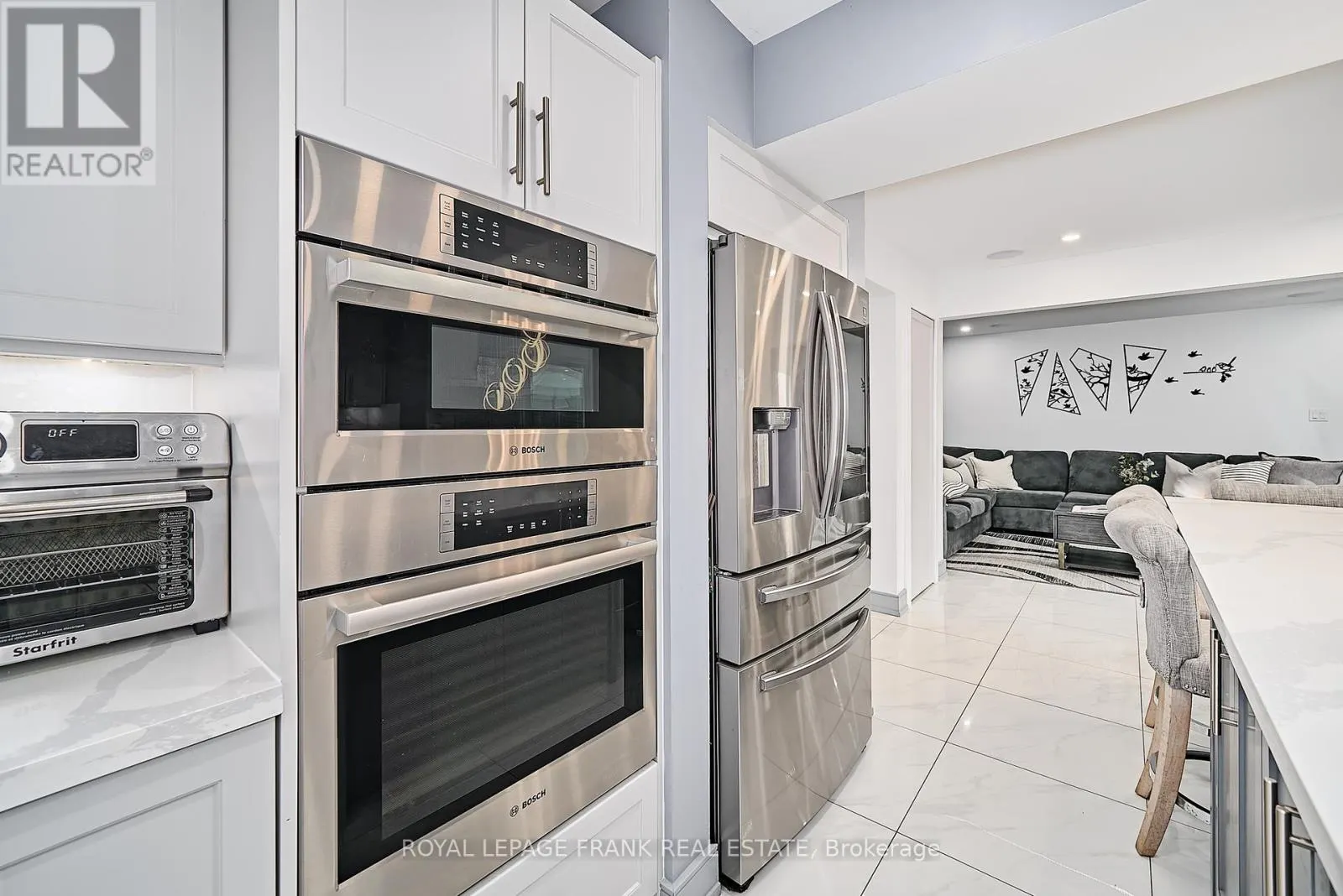 3082 COUNTRY LANE