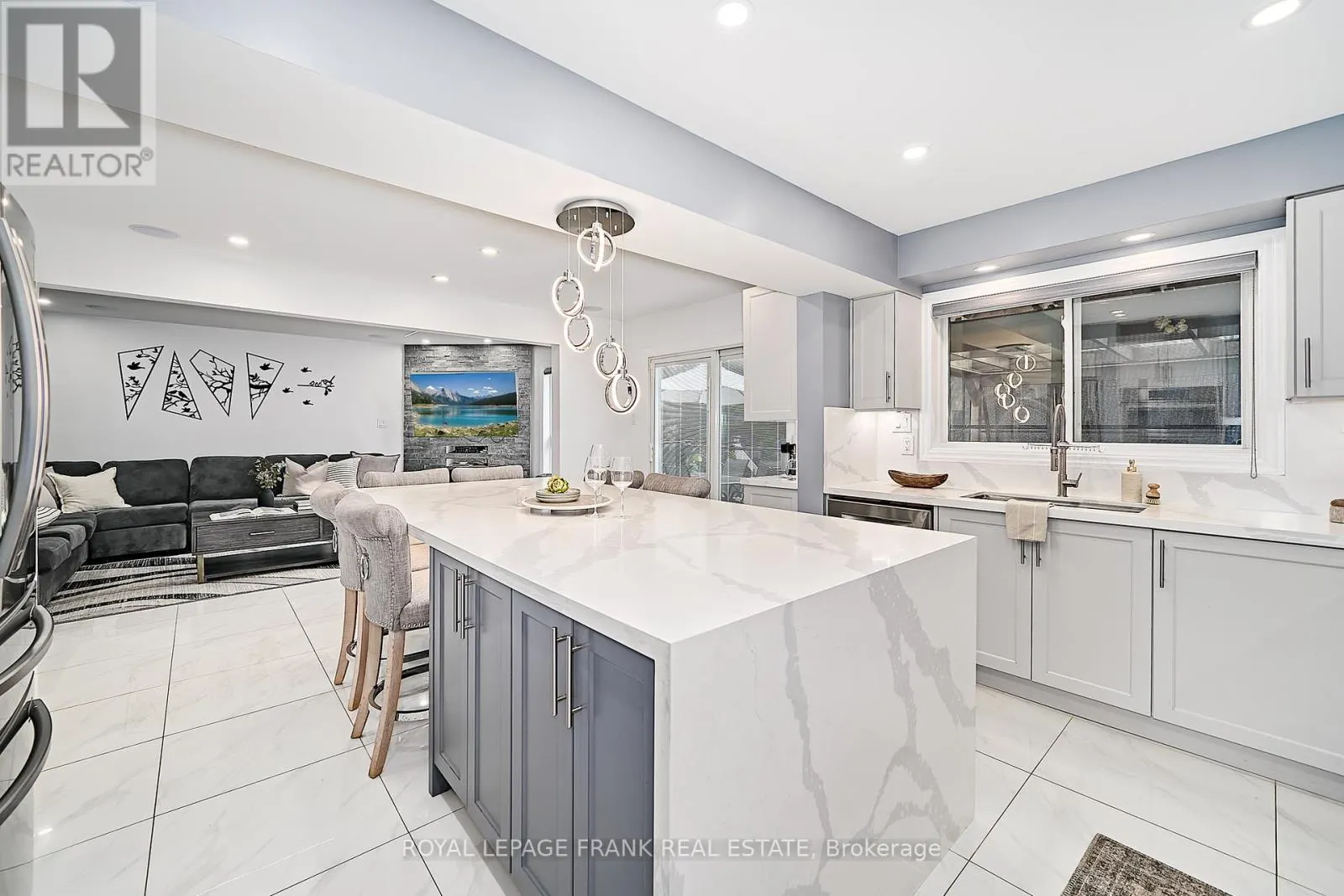 3082 COUNTRY LANE
