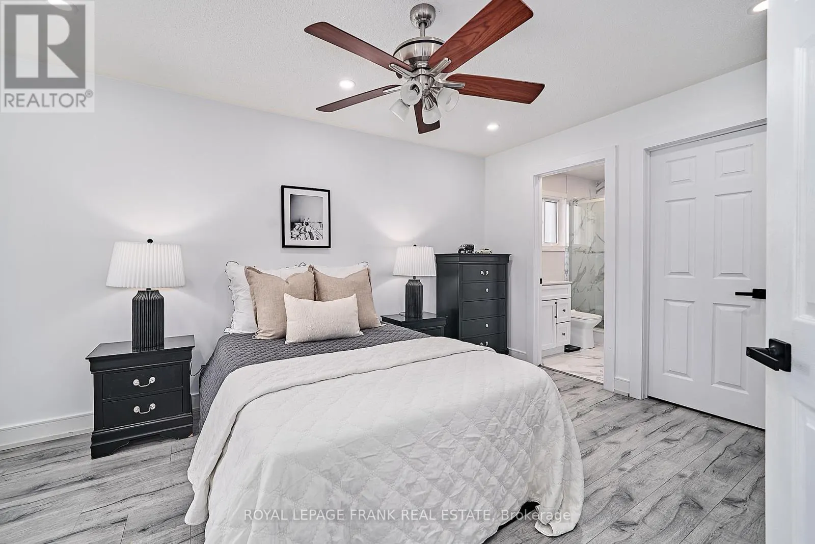 3082 COUNTRY LANE